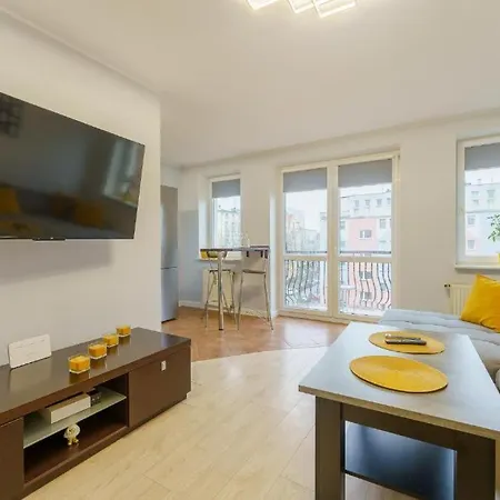 Komfortowy Apartament Wakacyjny Blisko Centrum Kolobrzegu